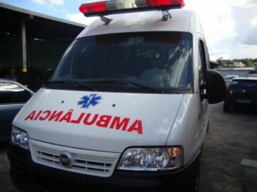Motorista morre em colis�o entre caminhonete e van