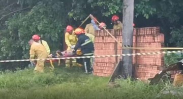 Jovem morre ap�s �rvore cair em casa de madeira e estrutura desabar durante temporal em Iep�