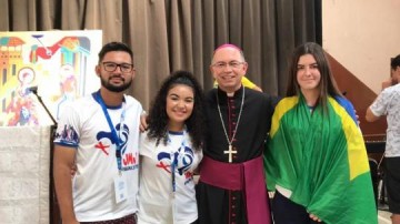Jovens osvaldo-cruzenses se encontram com Dom Amilton Manoel na Jornada Mundial da Juventude no Panam