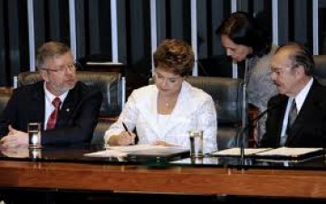 Presidente Dilma assina criao de comit do Rio Paranapanema