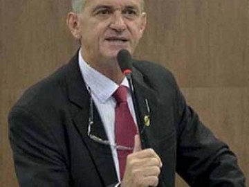 Vereador �lvaro Cabeleireiro se envolve em acidente de tr�nsito