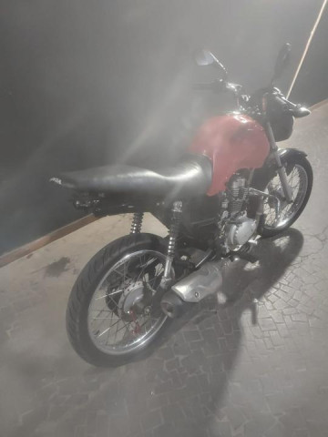 Motociclista � preso por embriaguez e moto sem placa ap�s queda em rodovia de Parapu�