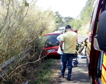 Transferido para Mar�lia o motorista que ficou preso �s ferragens de ve�culo nesta ter�a-feira em OC no acidente com quatro ve�culos