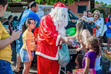 Associa��o S�ndrome de Down, Par�quia S�o Jos� e Rotary Calif�rnia doam 360 brinquedos para crian�as das vilas Cavaru, Esperan�a e Santa Helena