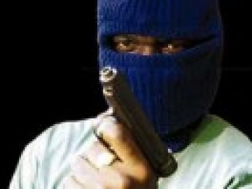 Fam�lia tem R$ 6.500 roubados por dupla em Mar�lia