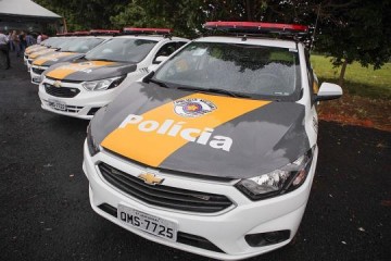 V�DEO: Capotamento em Parapu� deixa quatro pessoas feridas na SP-425