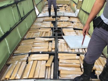 �nibus lotado de maconha � apreendido pela Pol�cia Militar Rodovi�ria