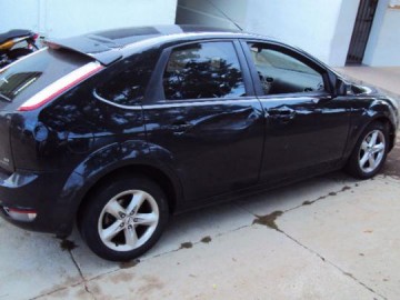 Tr�s pessoas s�o presas com R$ 10,4 mil, acusadas de estelionato em Santo Anast�cio