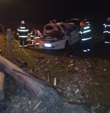 Farmac�utico morre ap�s bater carro contra poste em estrada vicinal em Presidente Bernardes