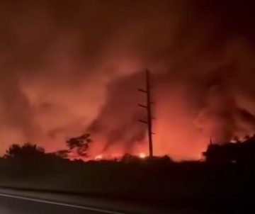 Inc�ndio em f�brica de amendoim de Tup� queima mais de 3 mil m� e interrompe tr�fego na SP-294 durante o final de semana