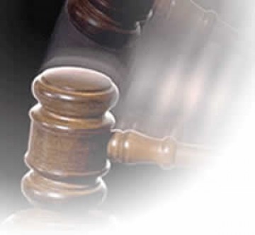 Justi�a condena banco a indeniza��o