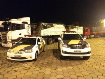 Pol�cia Militar Rodovi�ria apreende caminh�es com pneus e produtos eletr�nicos sem notas fiscais