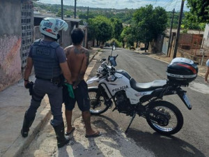 Policiais Militares capturam homem procurado pela Justi�a em Osvaldo Cruz
