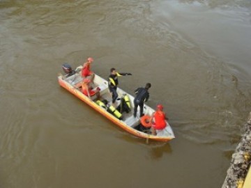 Encontrado corpo do homem desaparecido no Tiet�