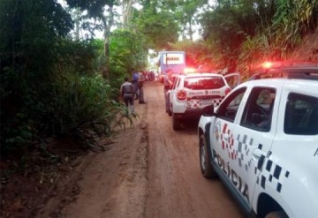 Motociclista fica gravemente ferido em acidente com �nibus de trabalhadores rurais em Luc�lia