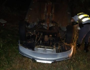 Capotamento de ve�culo deixa motorista em estado grave na SP-294, em Tupi Paulista