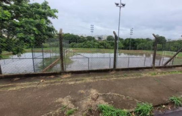 Seis escolas municipais registram alagamentos ap�s forte chuva em Presidente Prudente