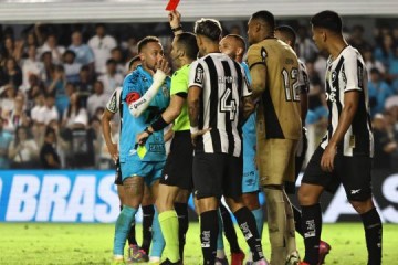 Neymar � expulso por tentar gol de m�o e n�o joga mais no Santos at� fim de contrato