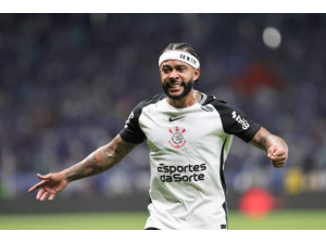 Memphis marca, e Corinthians sai na frente do Cruzeiro na semi da Copa do Brasil