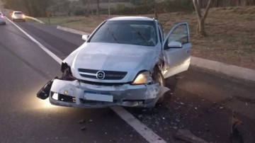 Acidente envolve tr�s ve�culos na SP-294 entre Fl�rida e Pacaembu