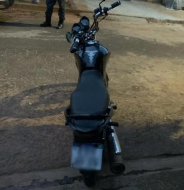 Pol�cia Militar de Salmour�o recupera moto furtada