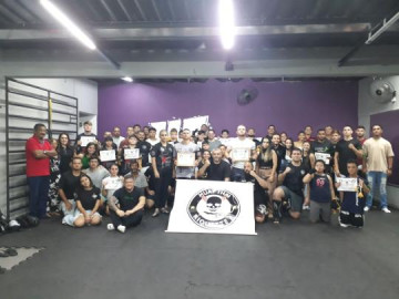 Al�m do Ringue: Reconhecimento Internacional Coroa Trajet�ria de Mestre Anderson Riquetti no Muay Thai