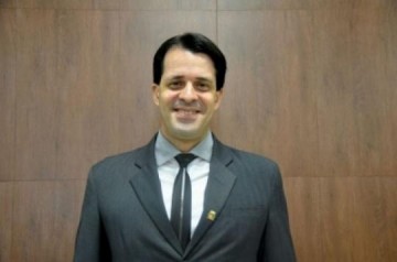 Bitinha assume condi��o de candidato � presid�ncia da C�mara