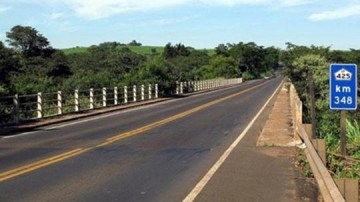Governo anuncia in�cio de obras de nova ponte entre Iacri e Sant�polis na SP-425