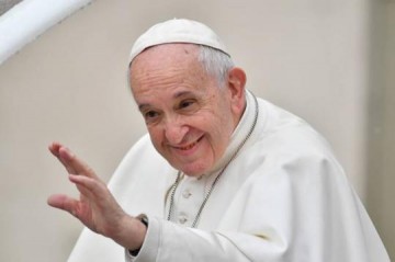 Papa Francisco pede: recolham os celulares nas refeies e conversem