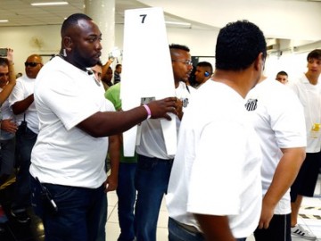 Para evitar nova confuso, diretoria do Santos transfere eleio para ginsio