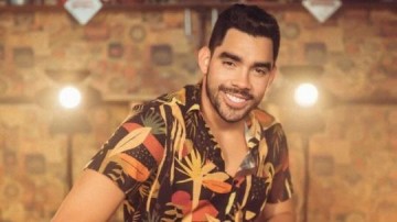 Avi�o com cantor Gabriel Diniz, da m�sica 'Jenifer', cai em Sergipe