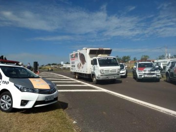 Esquema de seguran�a montado pela Pol�cia Militar desmobiliza greve dos caminhoneiros em Presidente Prudente