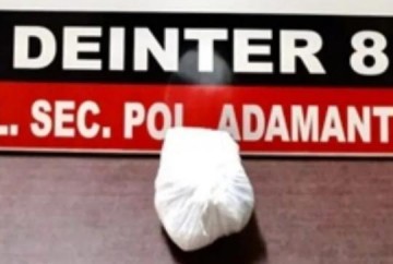 Ap�s cumprimento de mandado de busca e apreens�o, homem � preso por tr�fico de droga em Luc�lia