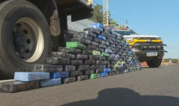Quase 140 kg de pasta base de coca�na s�o apreendidos em caminh�o em Prudente