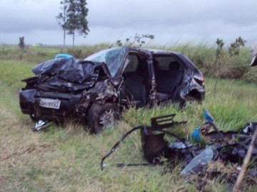 Acidente na SP-294 deixa duas v�timas graves