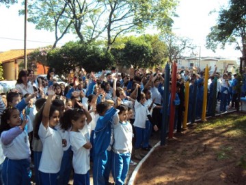 OC adequa usina de lixo e inicia recupera��o de matas ciliares