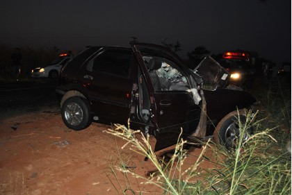 Acidente pr�ximo do Posto Trabuco matou duas pessoas e deixou cinco em estado grave