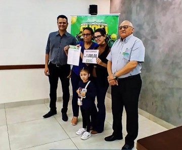 V�DEO: Associa��o Comercial de Osvaldo Cruz entrega R$ 12 mil em vales-compras a ganhadores de campanha