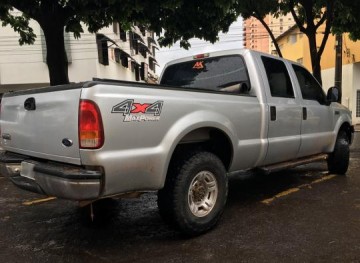 Prudente: casal de idosos � abordado e amarrado por ladr�es armados, que depois fogem com caminhonete das v�timas