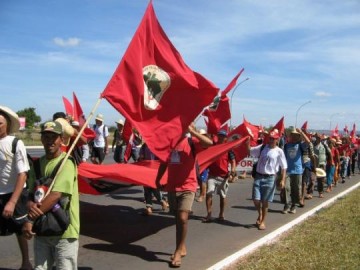 Justi�a aceita den�ncia contra sem-terra por desvios