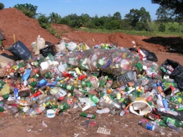 Morador reclama de lixo em Salmouro