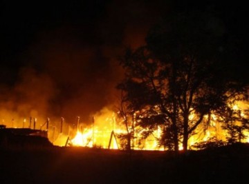 Incndio destri barraces de indstria de leos em Rancharia