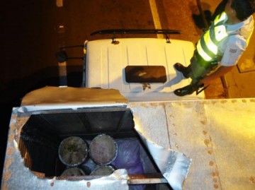 Pol�cia apreende 600 kg de agrot�xicos contrabandeados em caminh�o