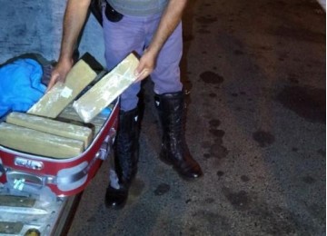 Mulher  presa por trfico com quase 15 quilos de maconha em mala