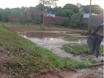 Chuva de 50mm em menos de uma hora causa pontos de alagamento em Osvaldo Cruz