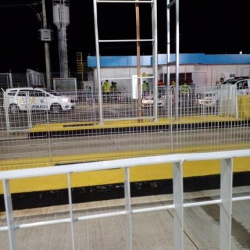 Trio encapuzado e armado tenta assaltar pra�a de ped�gio na SP-294