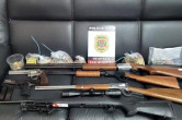 Pol�cia apreende arsenal com seis armas e muni��es em casa de investigado por viol�ncia dom�stica em Dracena
