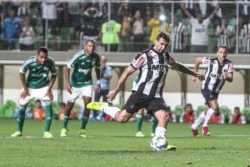 Palmeiras sofre virada para Atltico-MG