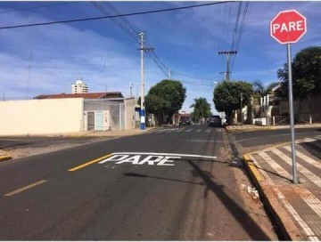 Departamento de Tr�nsito inverte preferencial na Fernando Costa x FEB para coibir abusos de velocidade