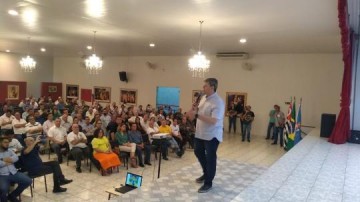 Pr-candidato ao Governo de So Paulo, Tarcsio de Freitas, visita Osvaldo Cruz